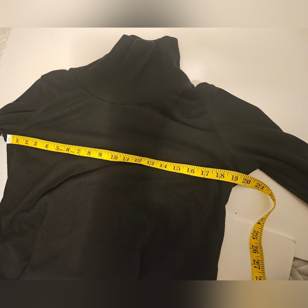 Alo Yoga-Women's Black Sweater Size M Turtle Neck. - Picture 3 of 6